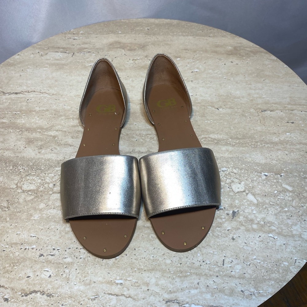 Gianni Bini women’s flat Sandals  Size 91/2 M